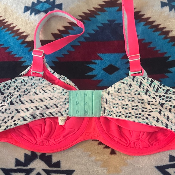 Berlei Pink and Mint Patterned Bra - Picture 2 of 3